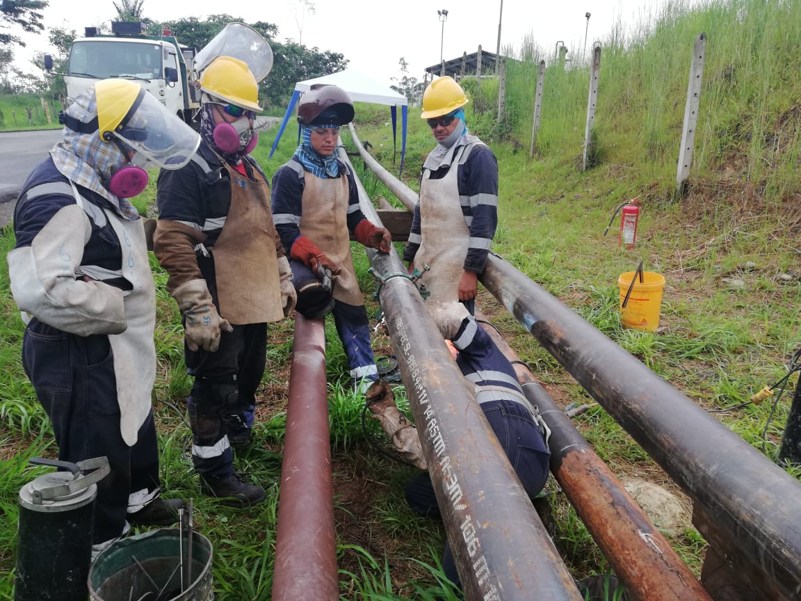 Servicios especializados de construcción de Oleoductos, líneas de flujo y líneas de transferencia de fluidos